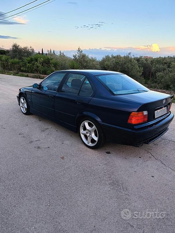 Usata BMW 316 102 CV (75 kW) 1997 Blu Berlina