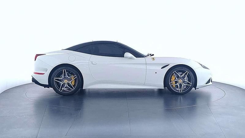Usata Ferrari California 560 CV (411 kW) 2017 Bianco Cabrio