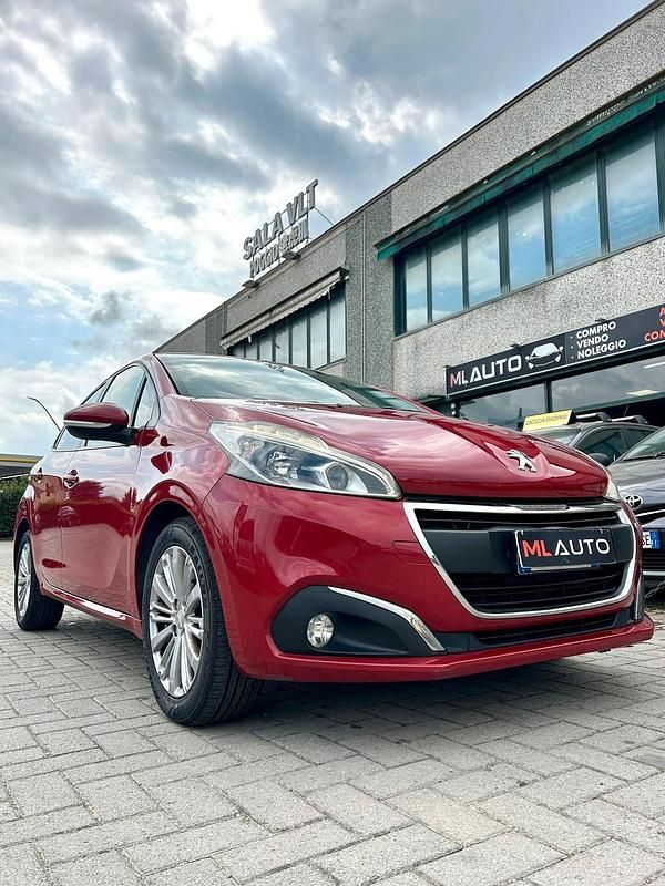 Usata Peugeot 208 Allure 81 CV (59 kW) 2017 Rosso Utilitaria