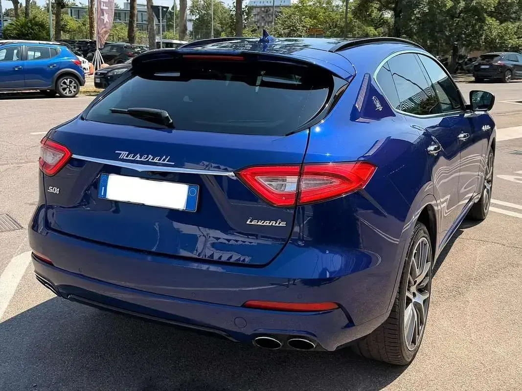 Usata Maserati Levante 349 CV (256 kW) 2017 Blu/azzurro SUV