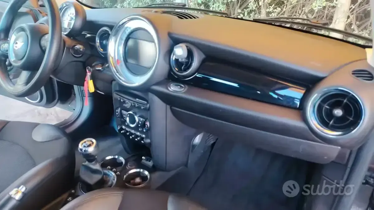 Usata Mini Cooper 75 CV (55 kW) 2014 Marrone Utilitaria