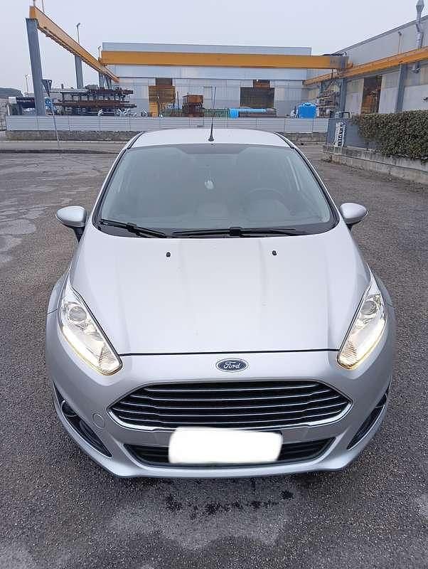 Usata Ford Fiesta Titanium 75 CV (55 kW) 2017 Argento Berlina