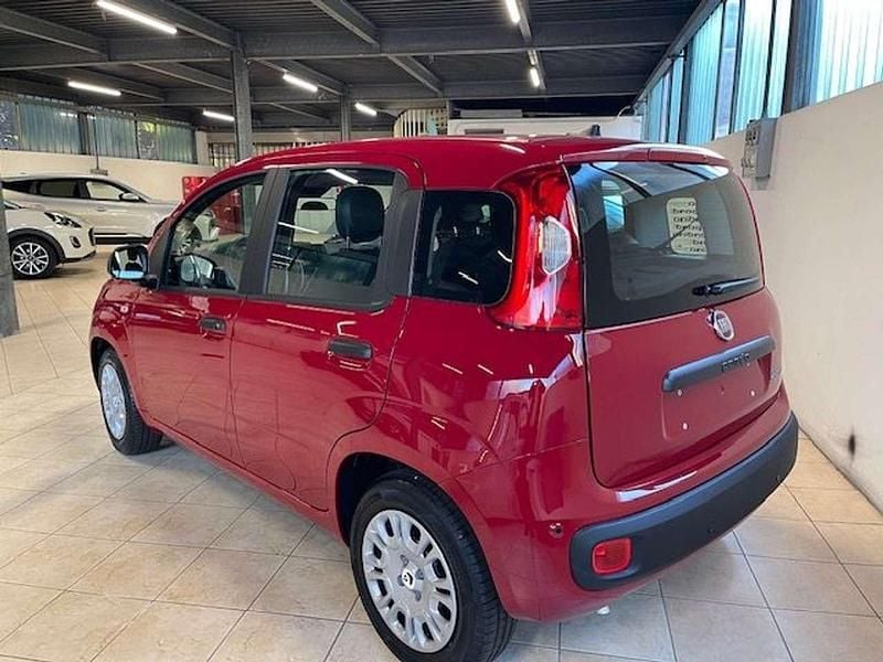 Nuova Fiat Panda Icon 69 CV (50 kW) 2025 Rosso passione Utilitaria