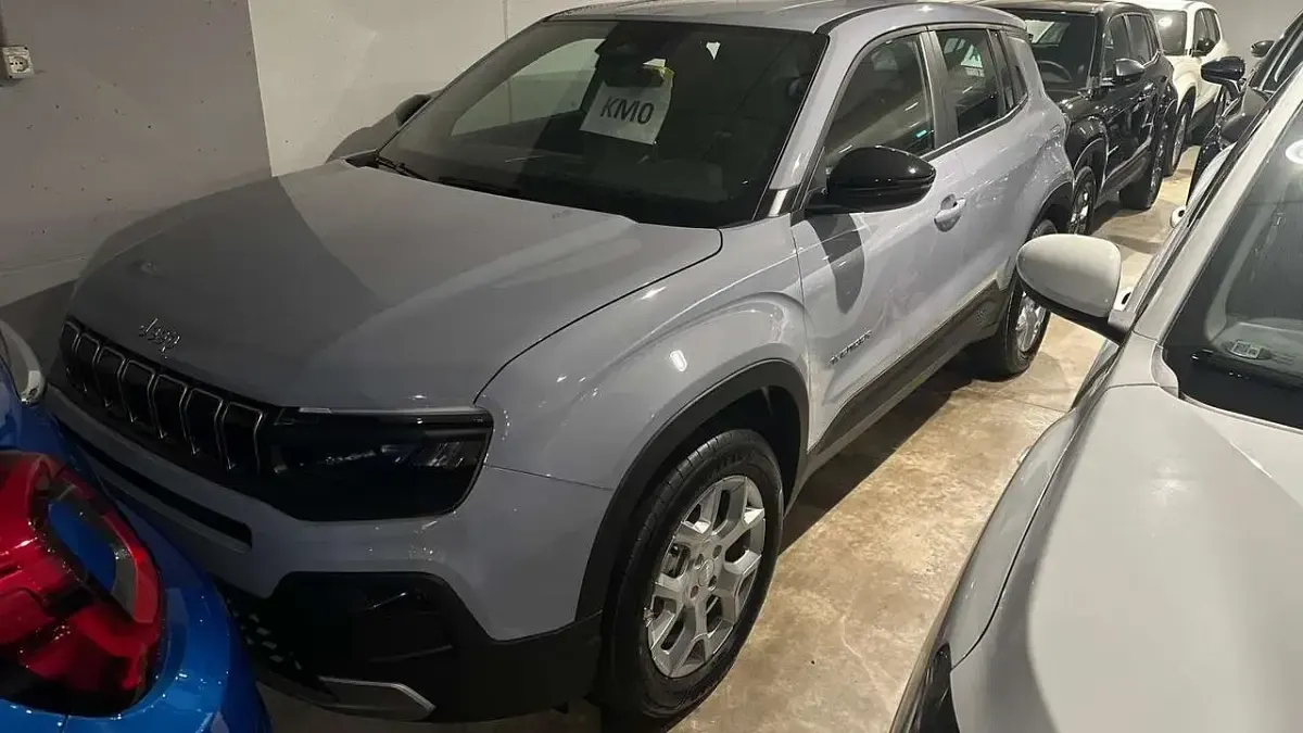 Nuova Jeep Avenger Altitude 110 CV (80 kW) 2026 Grigio SUV