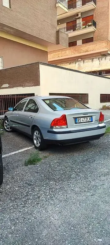 Usata Volvo S60 170 CV (125 kW) 2001 Grigio Berlina