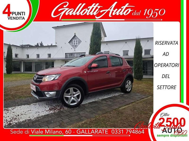 Rosso Usata 2013 Dacia Sandero Stepway Tre volumi | 4990 € (Buon prezzo) - Immagine 1/4