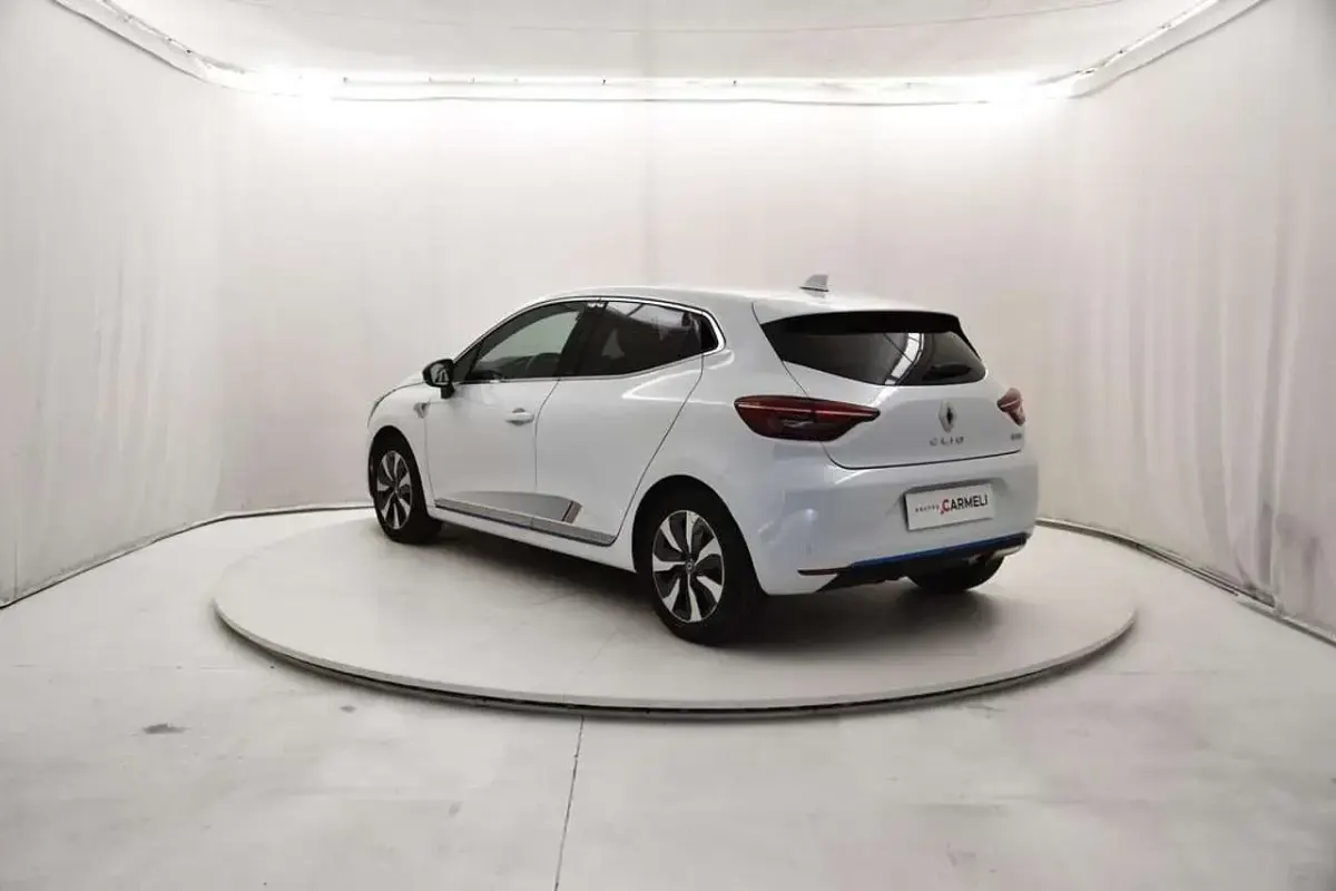 Usata Renault Clio V 140 CV (102 kW) 2021 Bianco nacrè Berlina