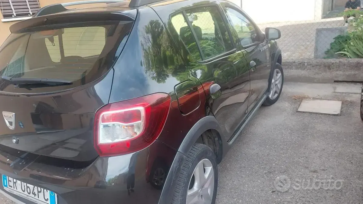 Usata Dacia Sandero 90 CV (66 kW) 2013 Nero Berlina