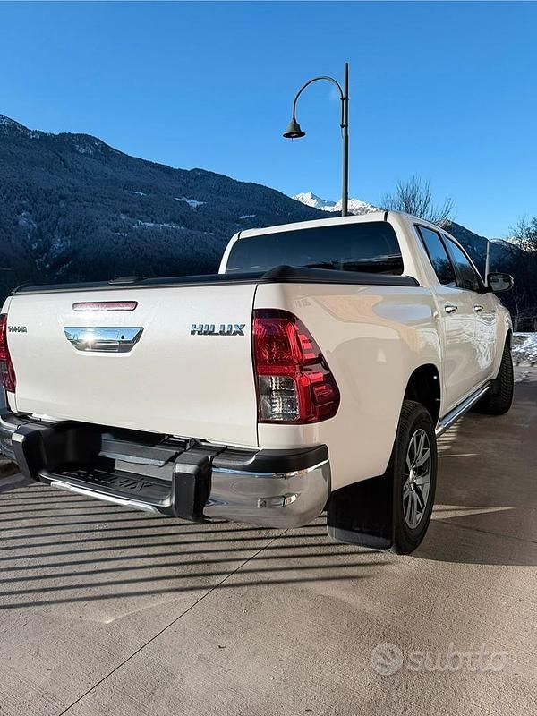 Occasion Toyota HiLux 150 ch (110 kW) 2020 Blanc Pick-up