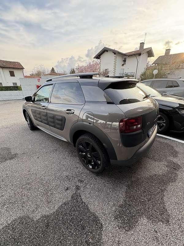 Usata Citroën C4 Cactus Shine 110 CV (80 kW) 2016 Utilitaria