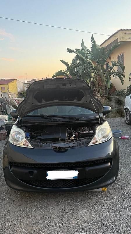 Usata Peugeot 107 68 CV (50 kW) 2007 Grigio Utilitaria