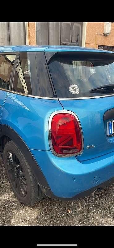 Begagnad Mini ONE 102 HK (75 kW) 2019 Halvkombi
