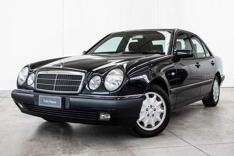 Usata Mercedes E200 Elegance 186 CV (136 kW) 1998 Nero Berlina