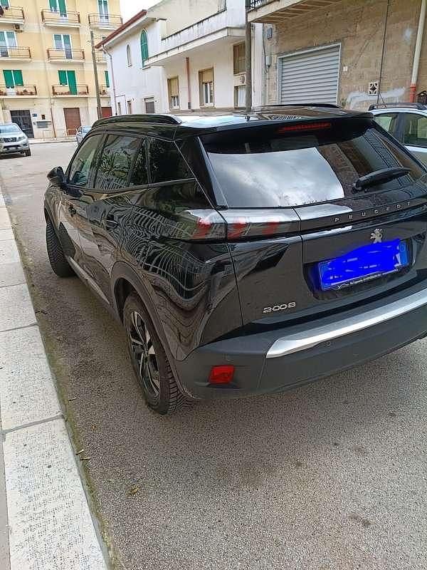Usata Peugeot 2008 Allure 102 CV (75 kW) 2022 SUV