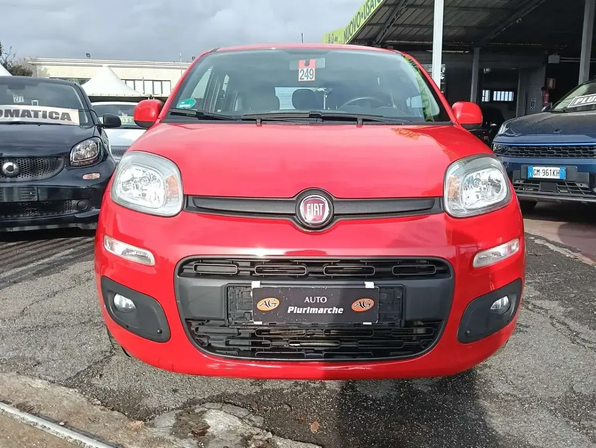 Usata Fiat Panda Lounge 69 CV (50 kW) 2019 Rosso Utilitaria
