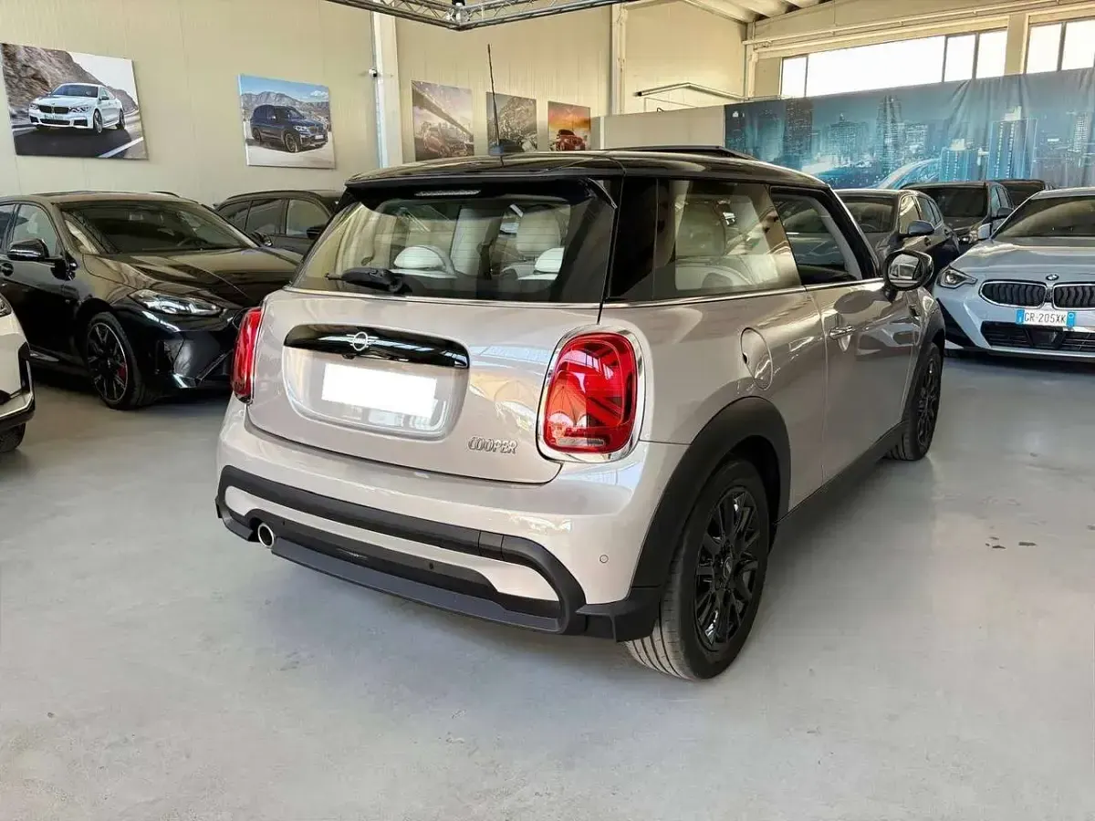 Usata Mini Cooper Classic 136 CV (100 kW) 2023 Rooftopgrey metallic Utilitaria