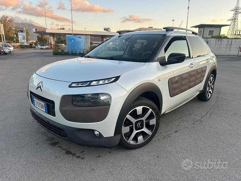 Bianco Usata 2016 Citroën C4 Cactus Feel Due volumi | 6400 € (Buon prezzo) - Immagine 1/4