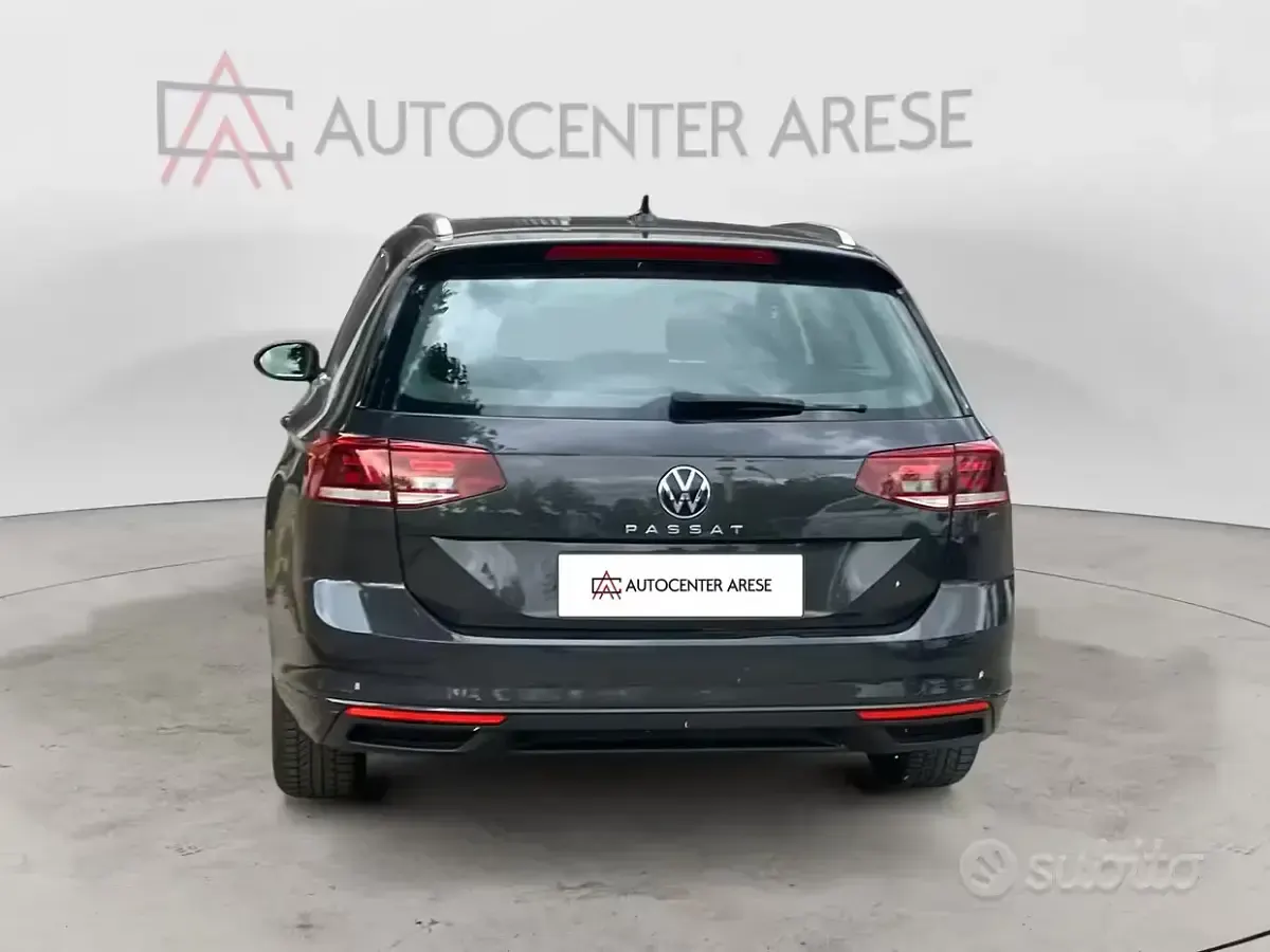 Usata VW Passat Business 122 CV (89 kW) 2021 Grigio Station wagon
