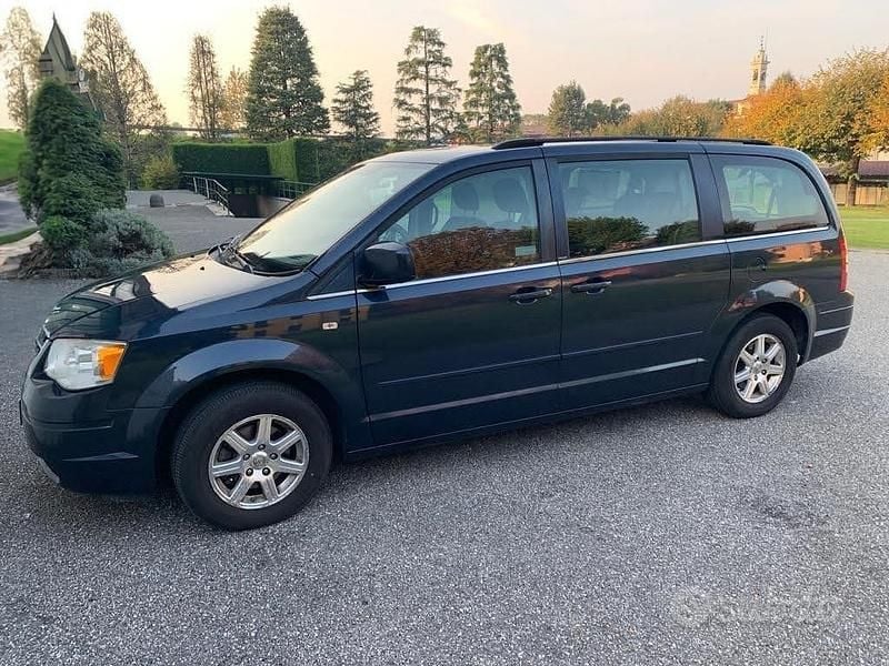 Usata Chrysler Voyager 2009 Blu Monovolume