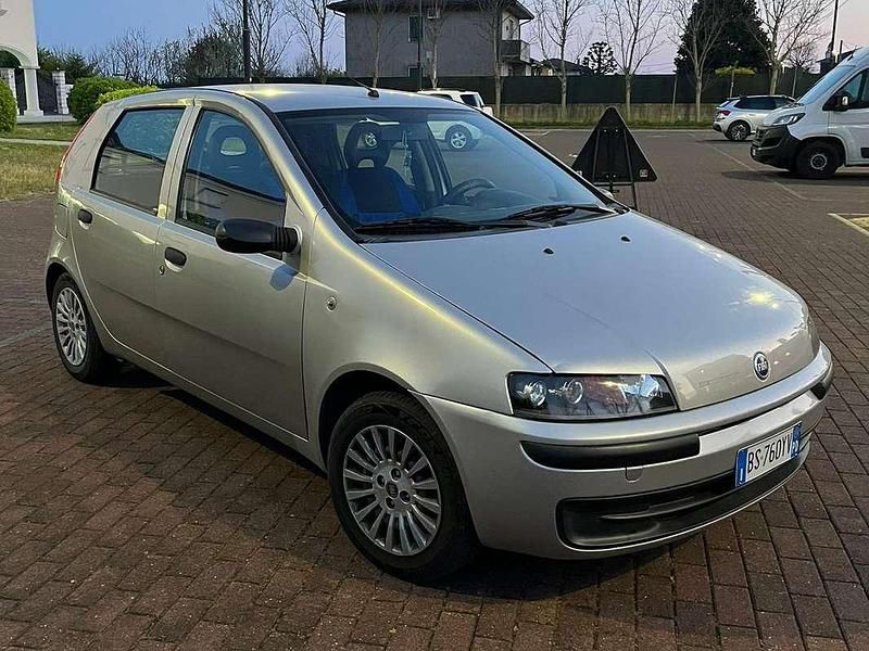 Usata Fiat Punto 60 CV (44 kW) 2002 Argento Utilitaria