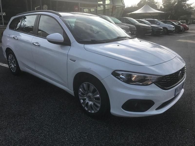 Usata Fiat Tipo Easy 120 CV (88 kW) 2018 Bianco Station wagon