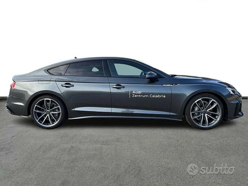 Usata Audi A5 Sportback S-Line 204 CV (150 kW) 2025 Grigio Utilitaria