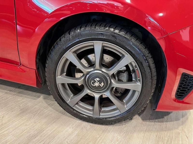 Usata Abarth 595 165 CV (121 kW) 2023 Rosso Utilitaria
