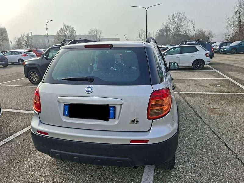 Usata Fiat Sedici Dynamic 107 CV (78 kW) 2007 Argento SUV