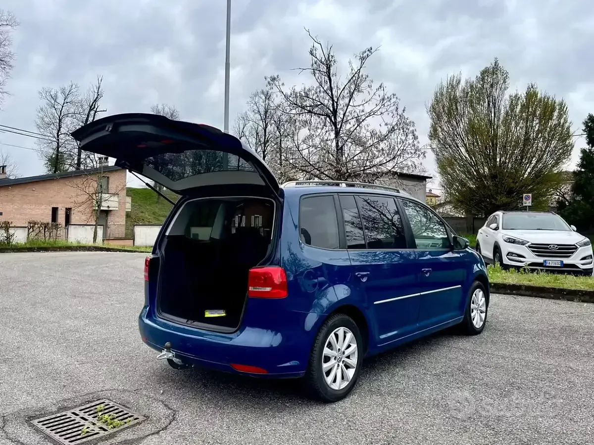 Usata VW Touran Highline 140 CV (102 kW) 2012 Blu Monovolume