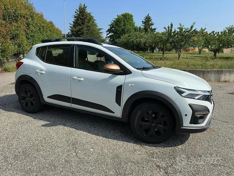 Bianco Usata 2024 Dacia Sandero Extreme Tre volumi | 14.900 € (Buon prezzo) - Immagine 1/4