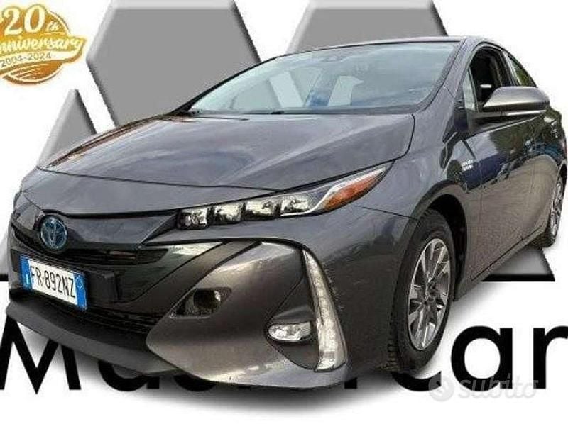 Usata Toyota Prius Active 98 CV (72 kW) 2018 Nero Utilitaria