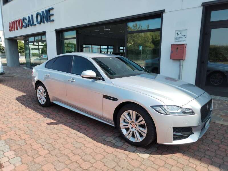Argento metallizzato Usata 2020 Jaguar XF R-Sport Tre volumi | 24.000 € (Cara) - Immagine 1/4