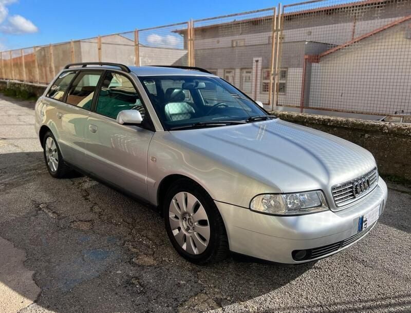 Usata Audi A4 116 CV (85 kW) 2001 Argento Station wagon