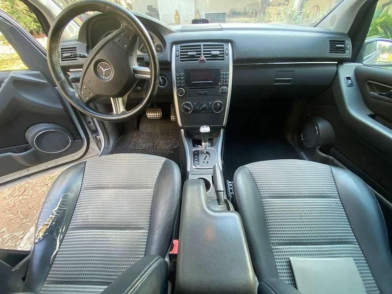 Usata Mercedes B180 109 CV (80 kW) 2008 Argento Monovolume