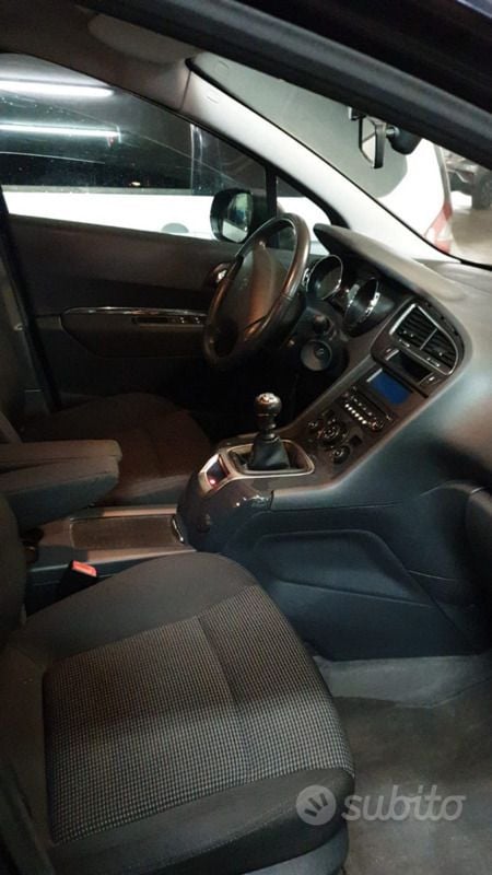 Gebraucht Peugeot 5008 110 PS (80 kW) 2012 Blau Van / Kleinbus