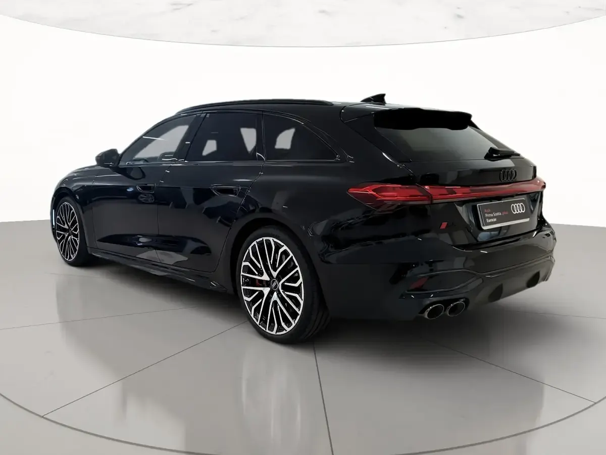 Usata Audi S5 Sport 367 CV (269 kW) 2025 Nero mito metallizzato Station wagon
