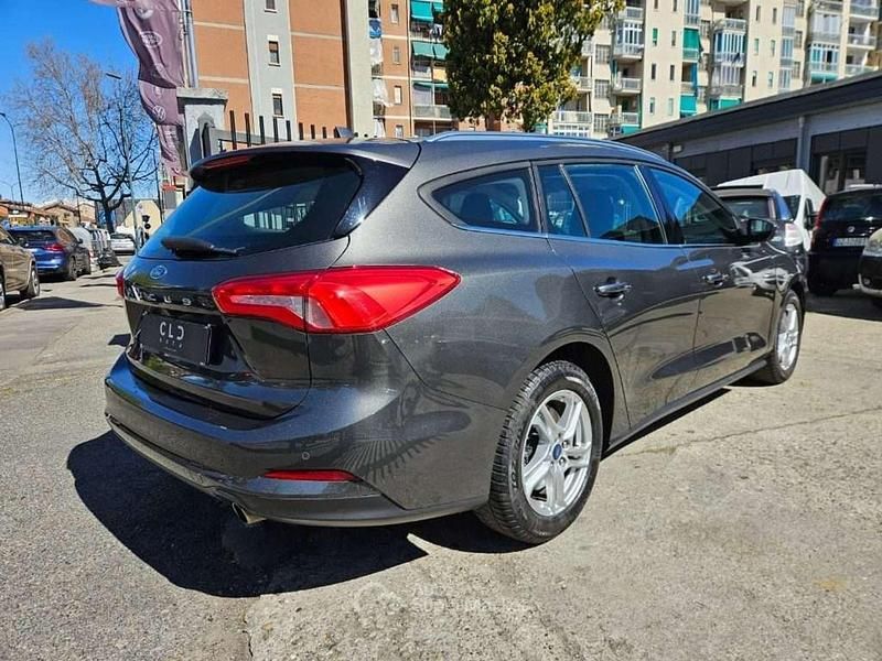 Usata Ford Focus 120 CV (88 kW) 2020 Grigio scuro Station wagon