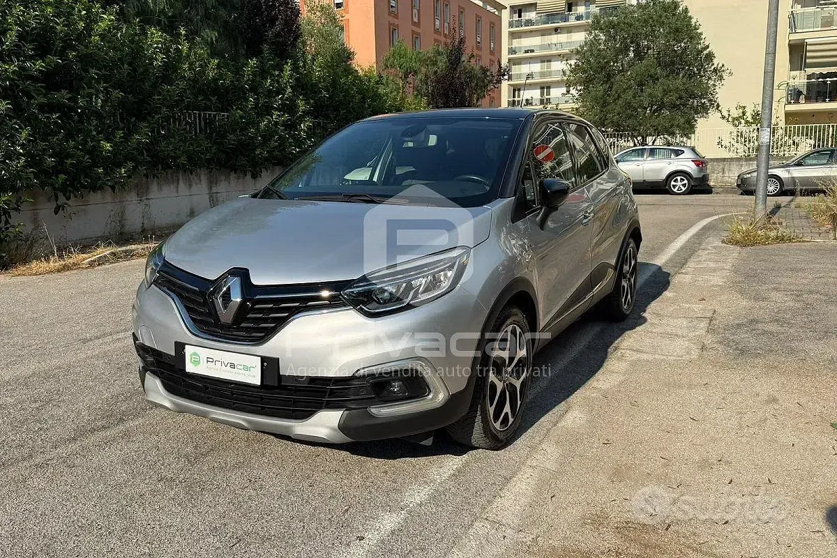 Usata Renault Captur 90 CV (66 kW) 2019 Grigio SUV