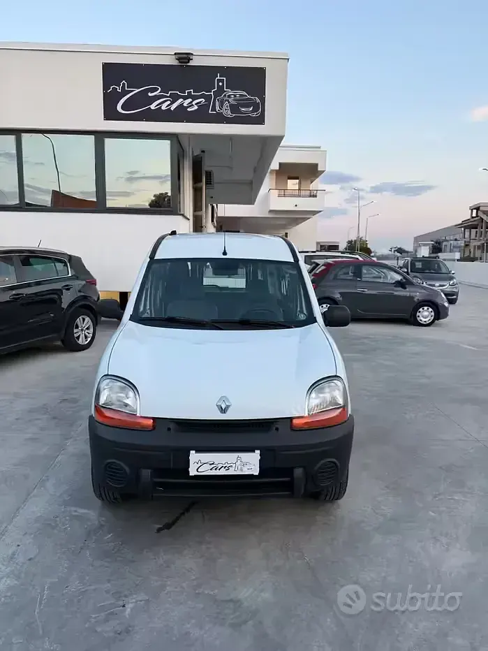 Usata Renault Kangoo 95 CV (69 kW) 2003 Bianco Monovolume