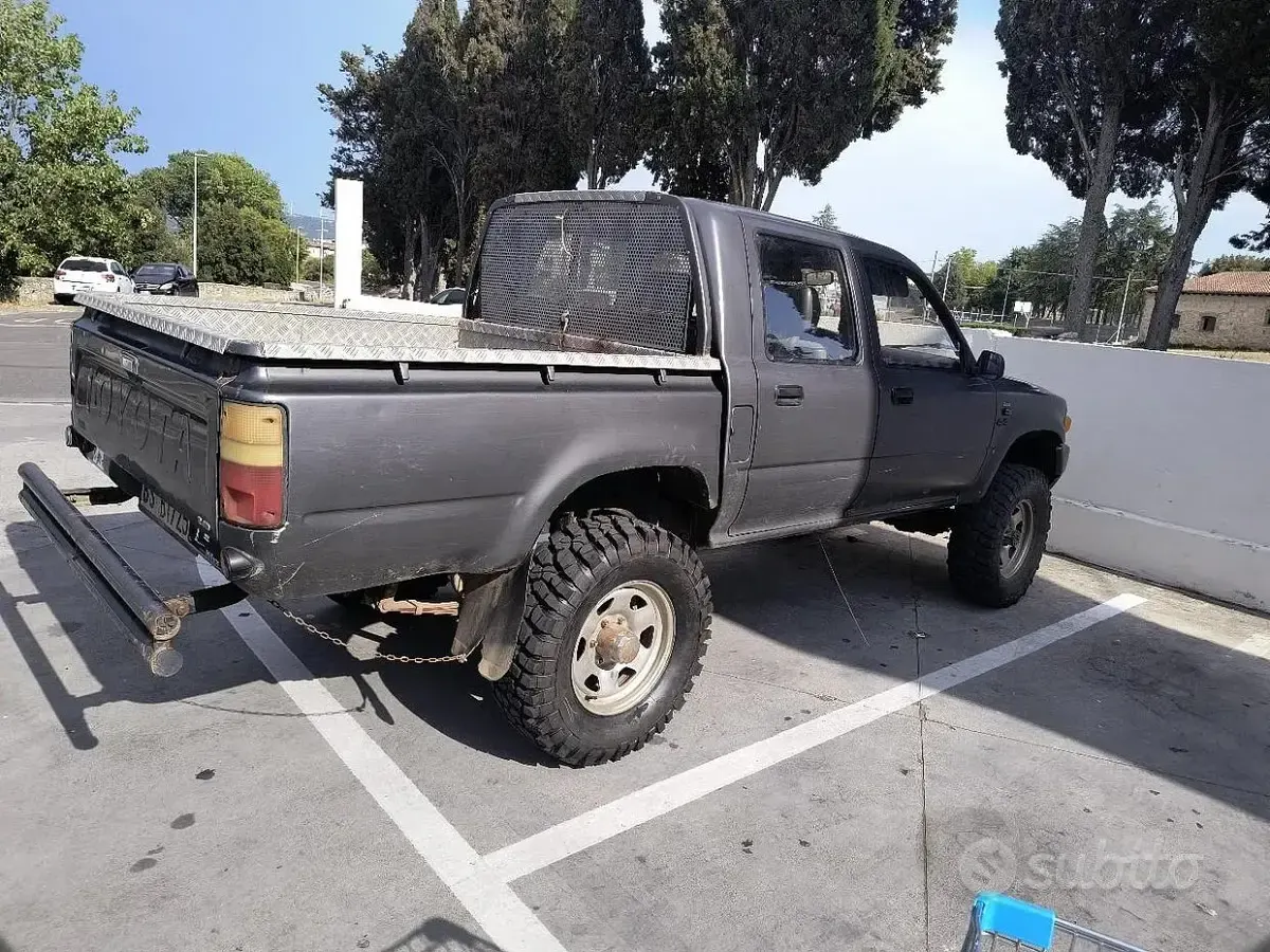 Usata Toyota HiLux 1989 Grigio Pick-up