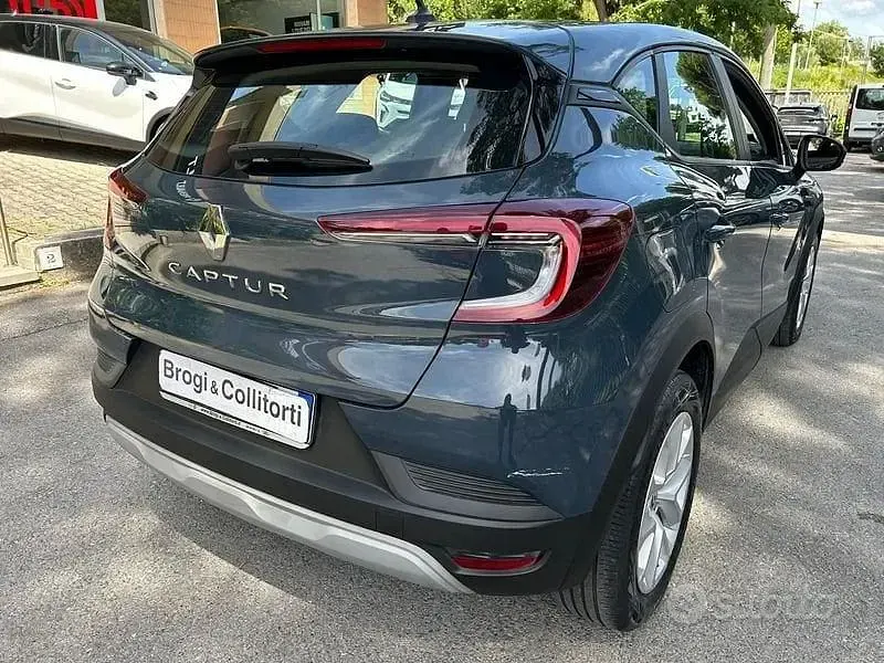 Usata Renault Captur Equilibre 90 CV (66 kW) 2023 Grigio scuro SUV