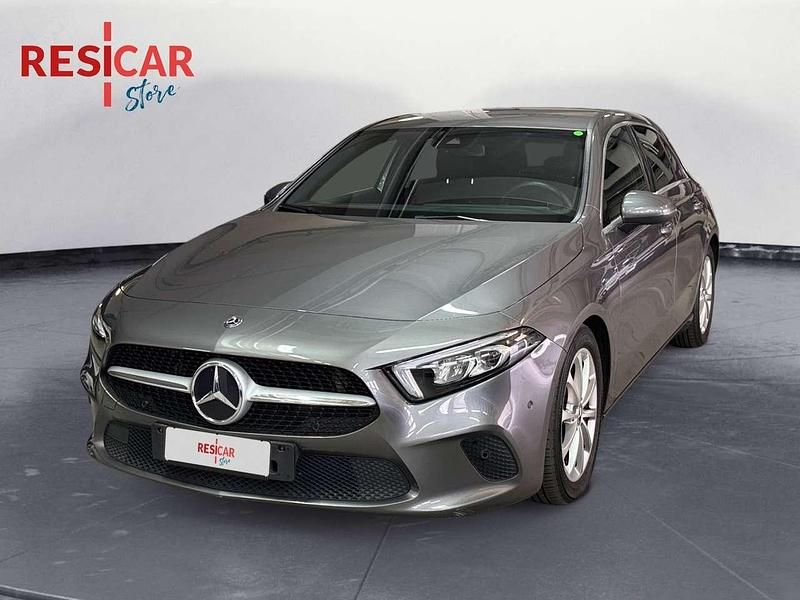 Usata Mercedes A180 116 CV (85 kW) 2019 Grigio scuro Berlina