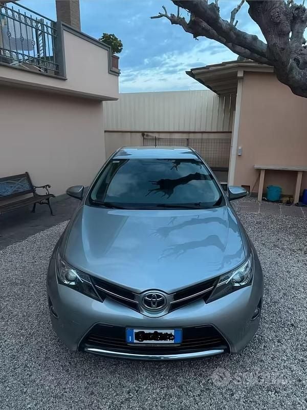 Usata Toyota Auris Active 90 CV (66 kW) 2013 Grigio Berlina