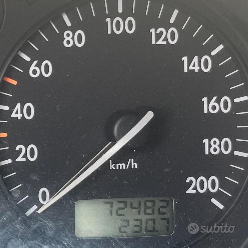 Usata VW Polo 50 CV (36 kW) 1997 Verde Utilitaria