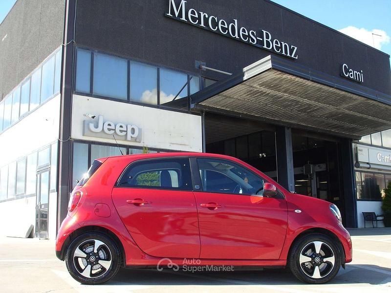 Usata Smart ForFour Electric Drive Passion 41 kW (56 CV) 2021 Rosso jupter met Utilitaria