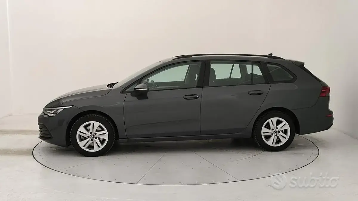 Usata VW Golf VIII Life 150 CV (110 kW) 2022 Grigio Station wagon