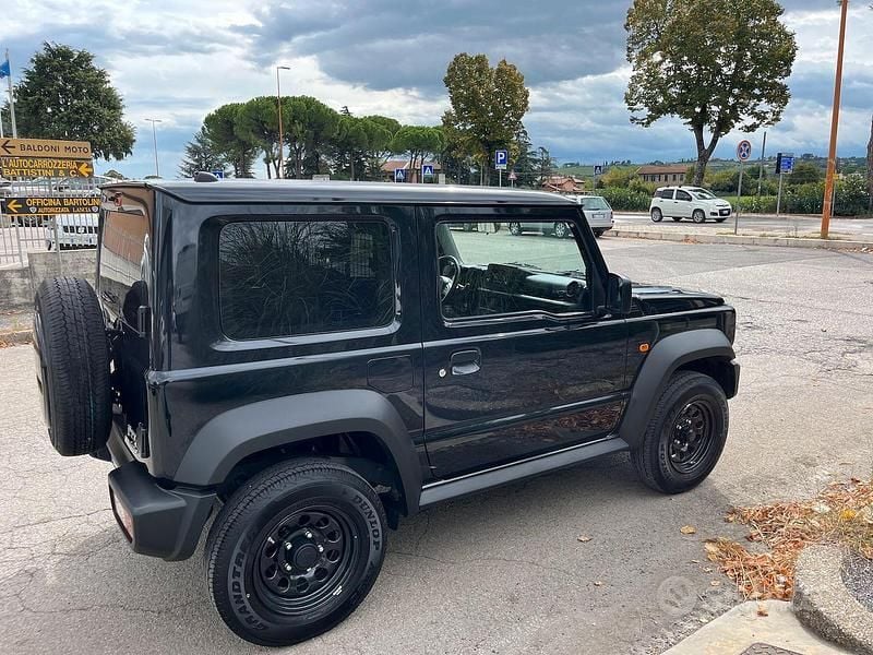 Usata Suzuki Jimny 102 CV (75 kW) 2023 Nero SUV