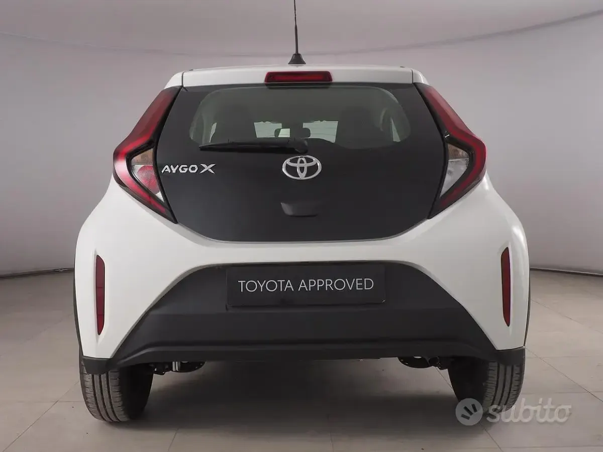 Usata Toyota Aygo X Active 72 CV (52 kW) 2023 Bianco SUV
