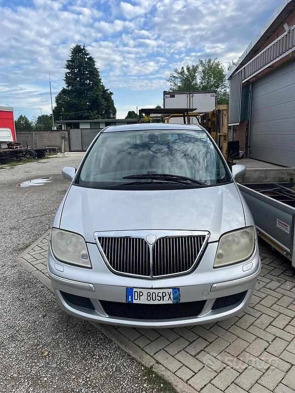 Usata Lancia Phedra 136 CV (100 kW) 2008 Grigio Monovolume