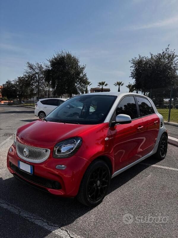 Usata Smart ForFour Passion 91 CV (66 kW) 2017 Rosso Utilitaria